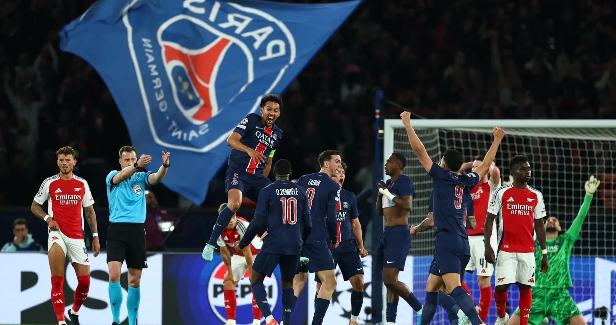 Paris Saint Germain players celebrating during match