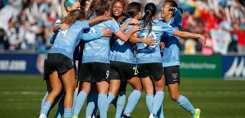 Chicago Red Stars celebrating a goal