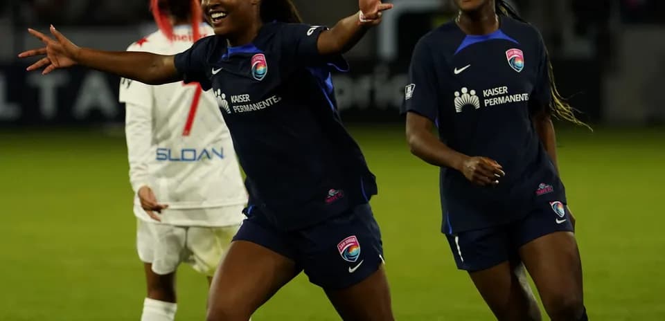 Players celebrating during Chicago Red Stars match