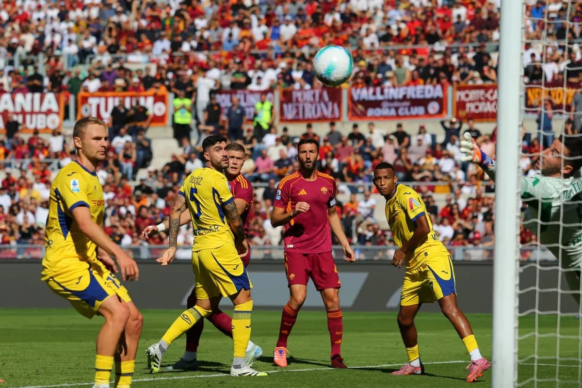 Players reacting to a high ball during match