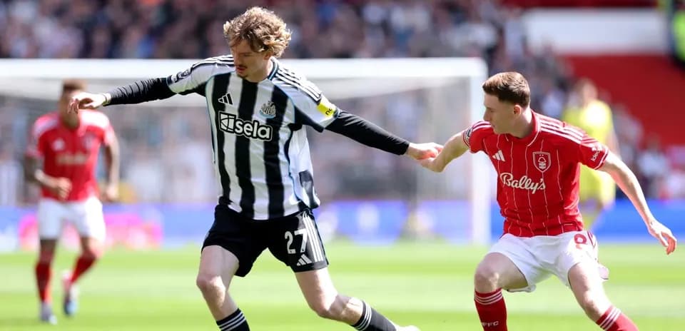 Players competing during Nottingham Forest vs Newcastle match