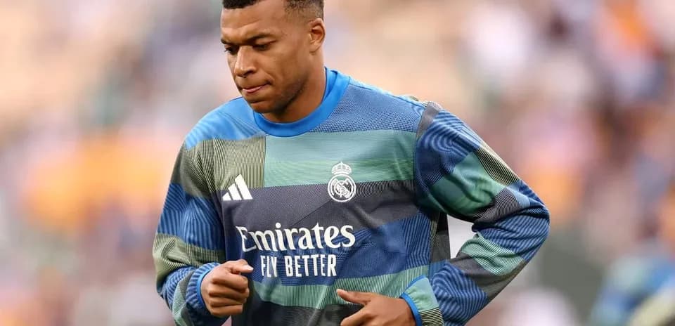 Player warming up in Real Madrid training gear
