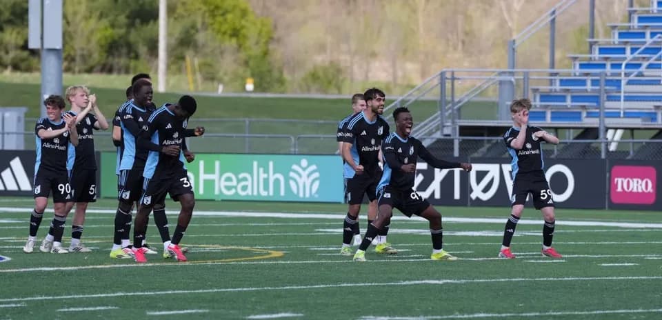 Minnesota United II players celebrating a goal