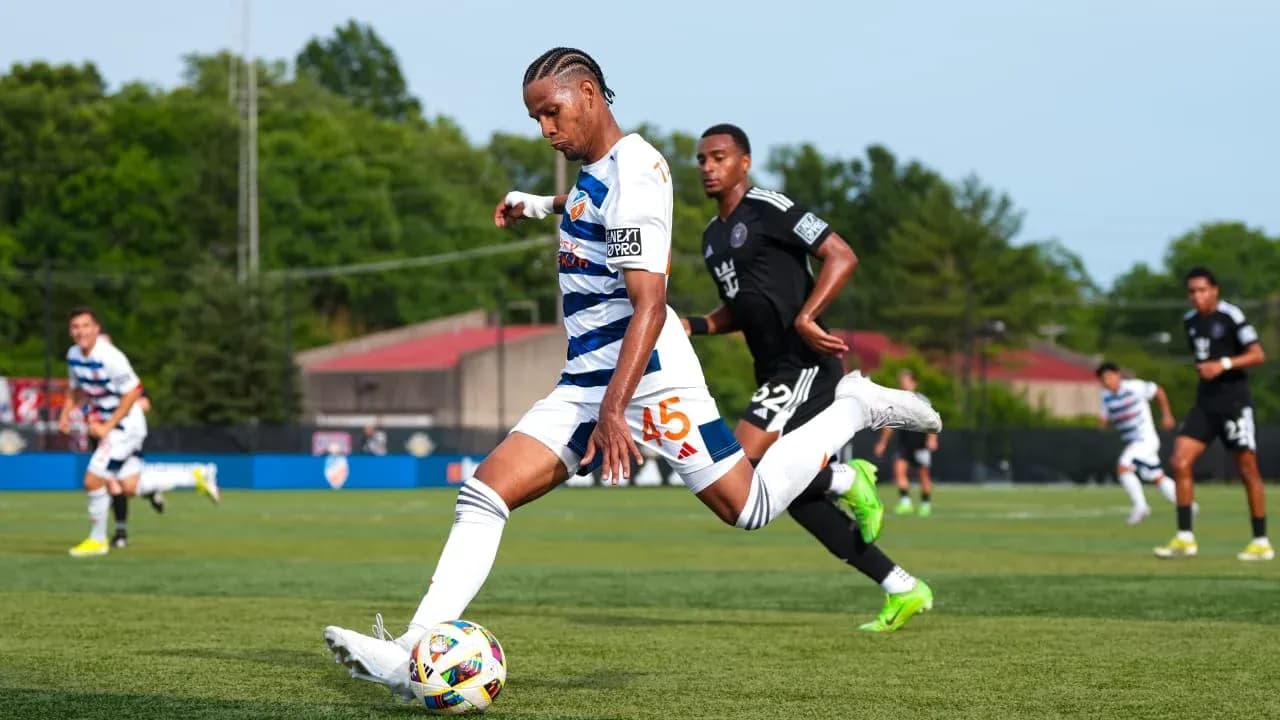 Player from Huntsville City taking a shot