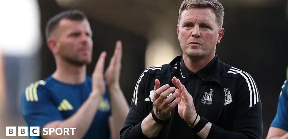 Coach clapping during a team event