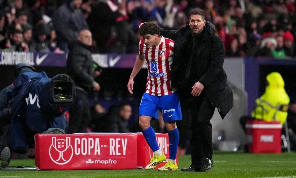 Player being substituted during Copa del Rey match