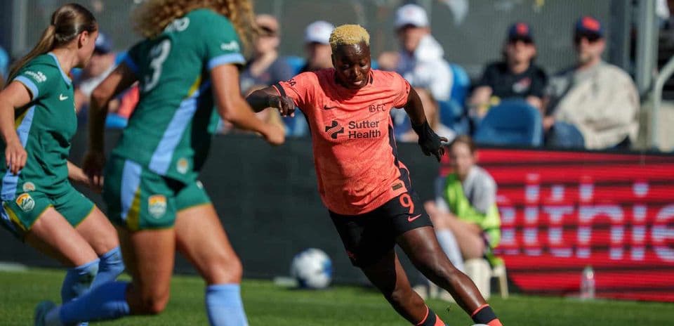 Player dribbling the ball during match