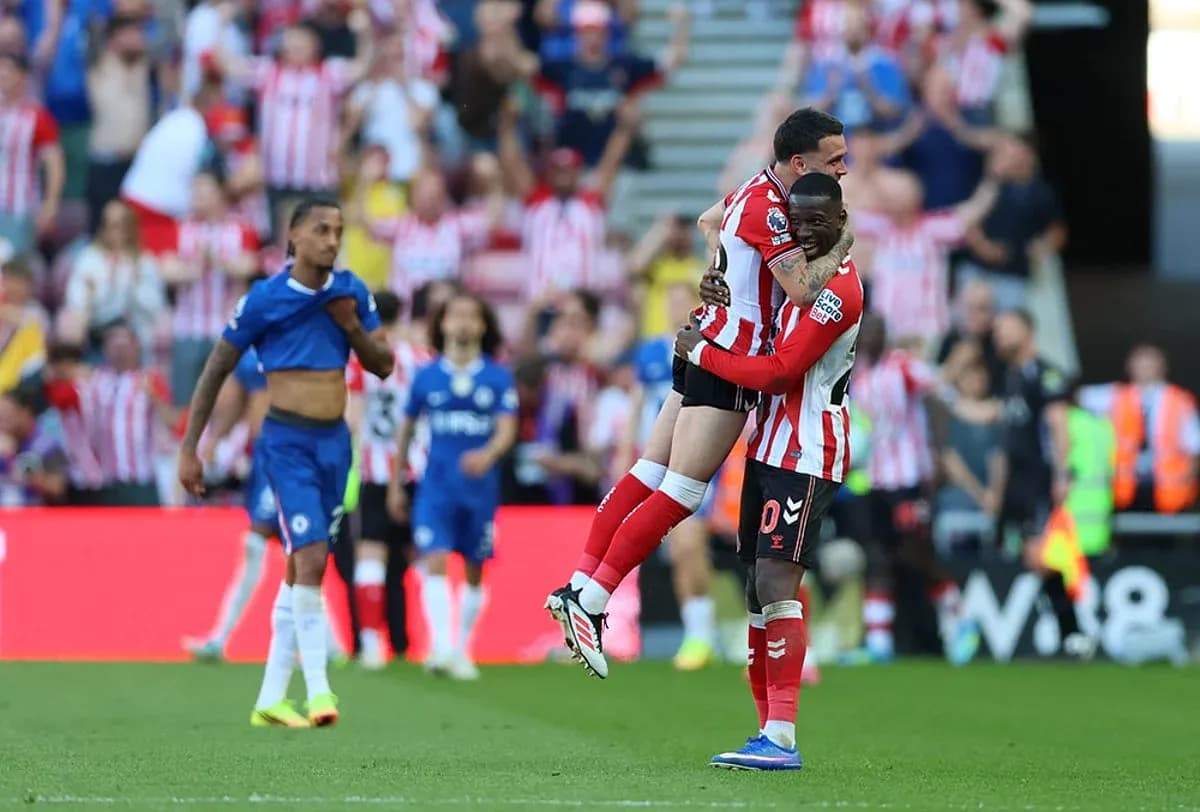 Sunderland players celebrating during match against Chelsea