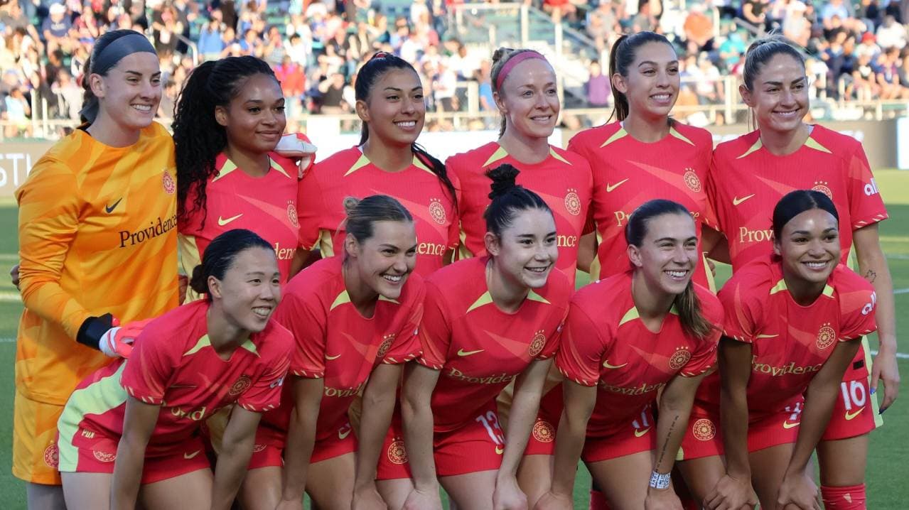 Portland Thorns W team photo before match