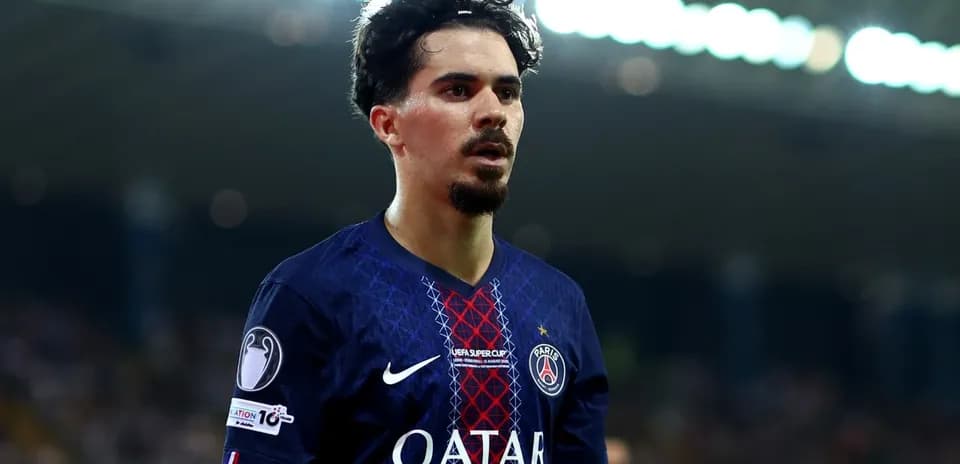 Player in PSG jersey during match action