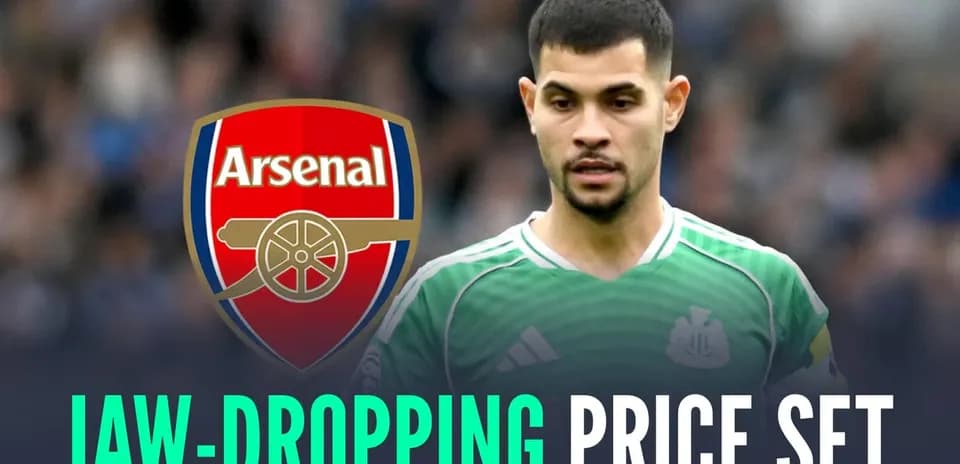 Newcastle goalkeeper with Arsenal logo background