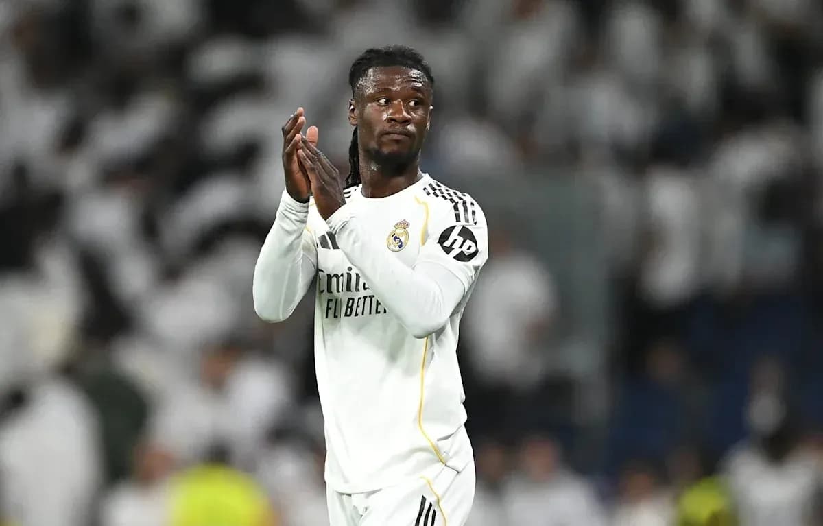 Player applauding fans after the match