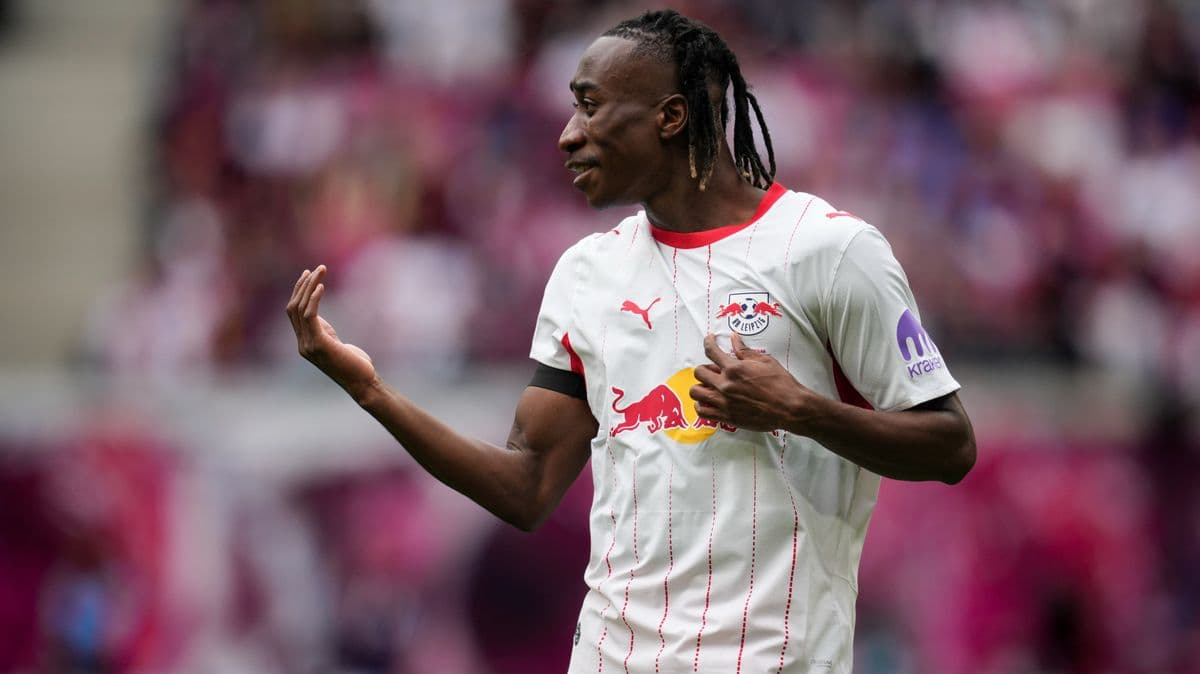 Player gesturing during match for RB Leipzig