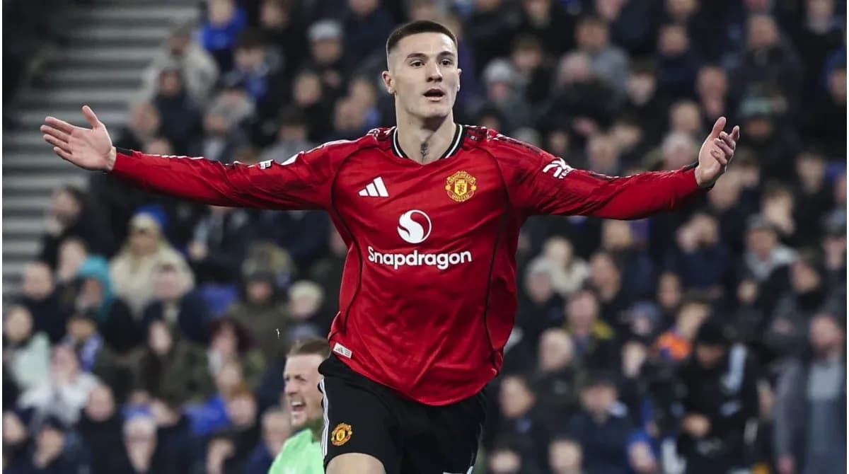 Player celebrating after scoring a goal for Manchester United