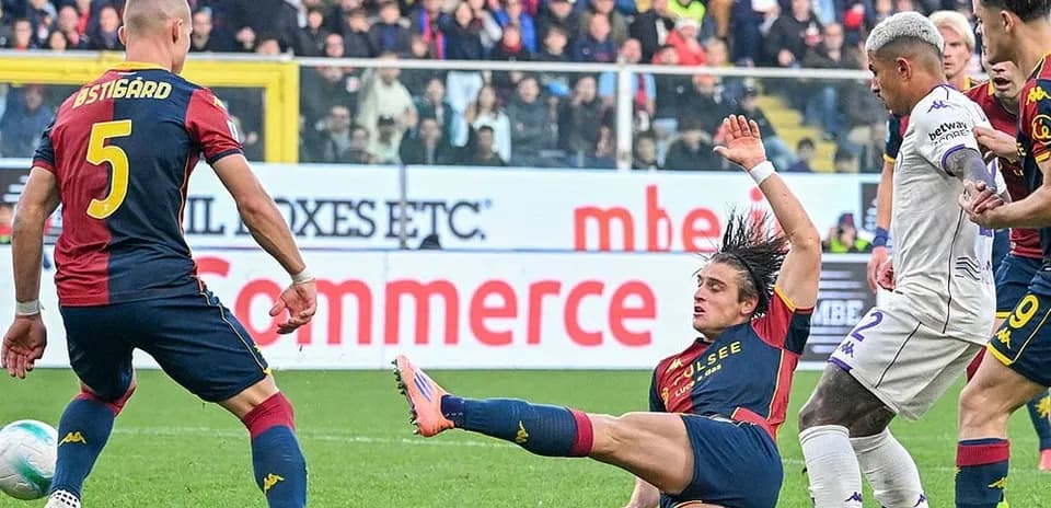 Genoa player falls during Serie A match