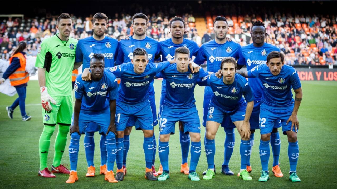 Getafe team posing for a group photo