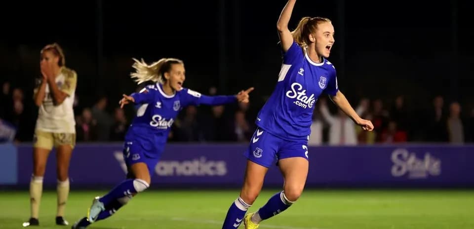 Everton player celebrating goal against Leicester City