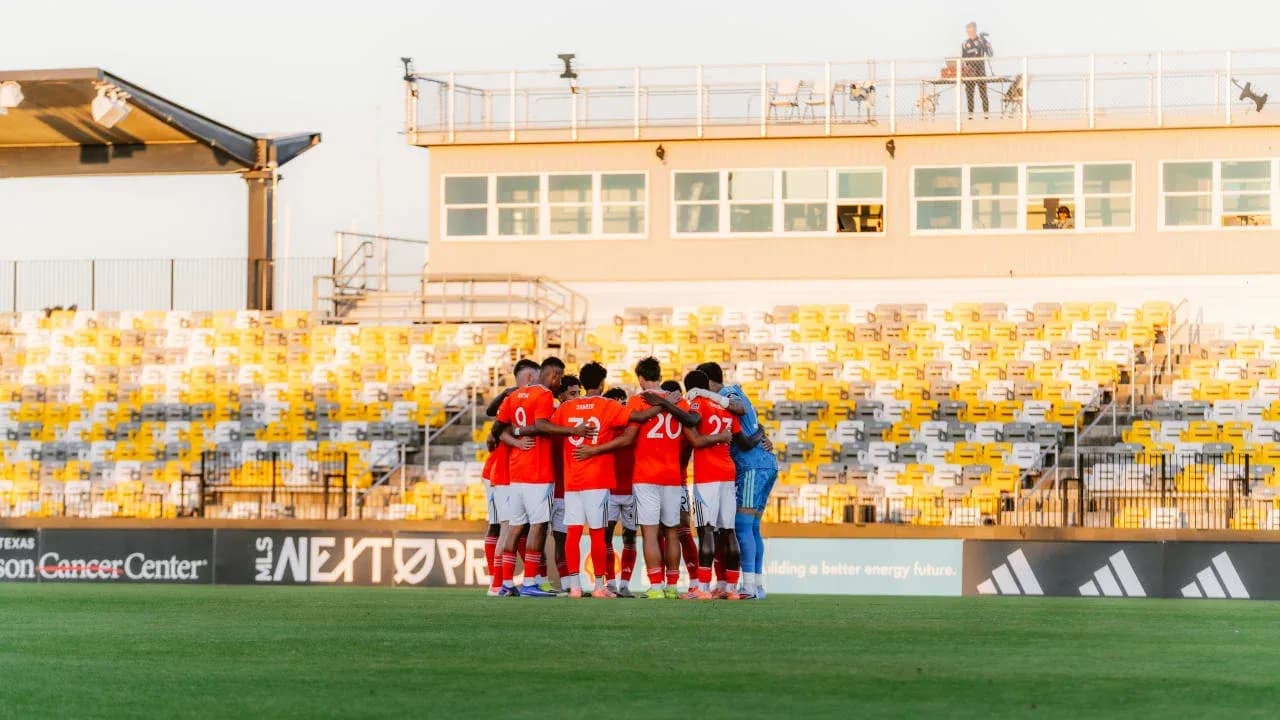 Houston Dynamo FC II players in pre-match huddle
