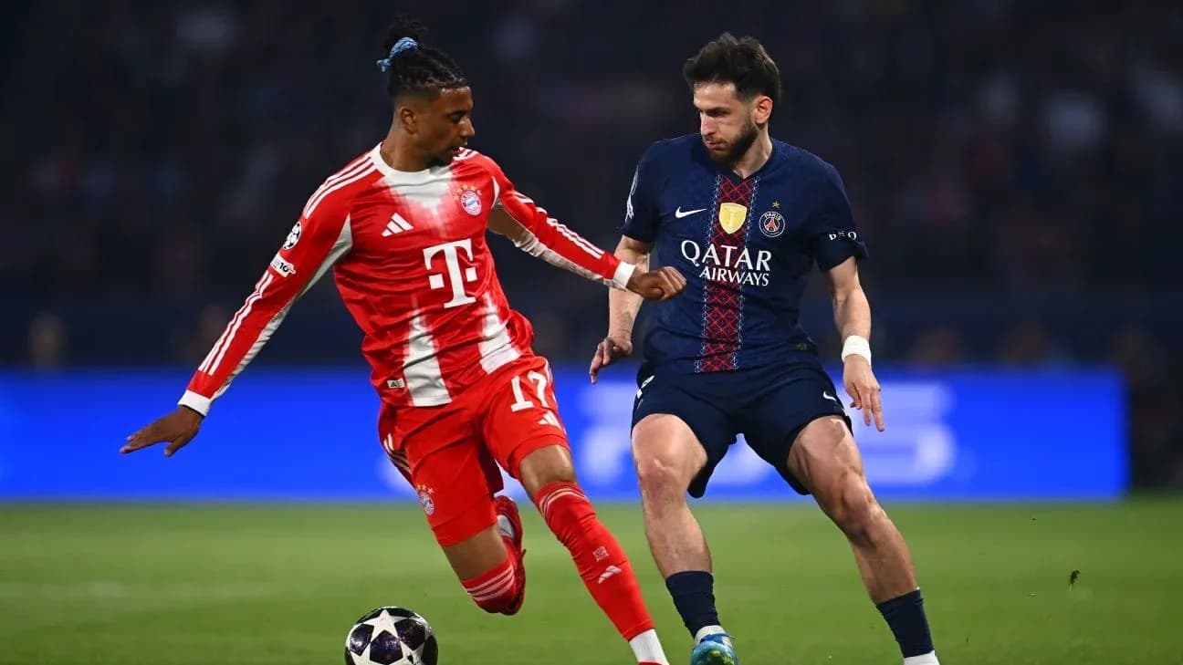 Players competing during Bayern vs PSG match