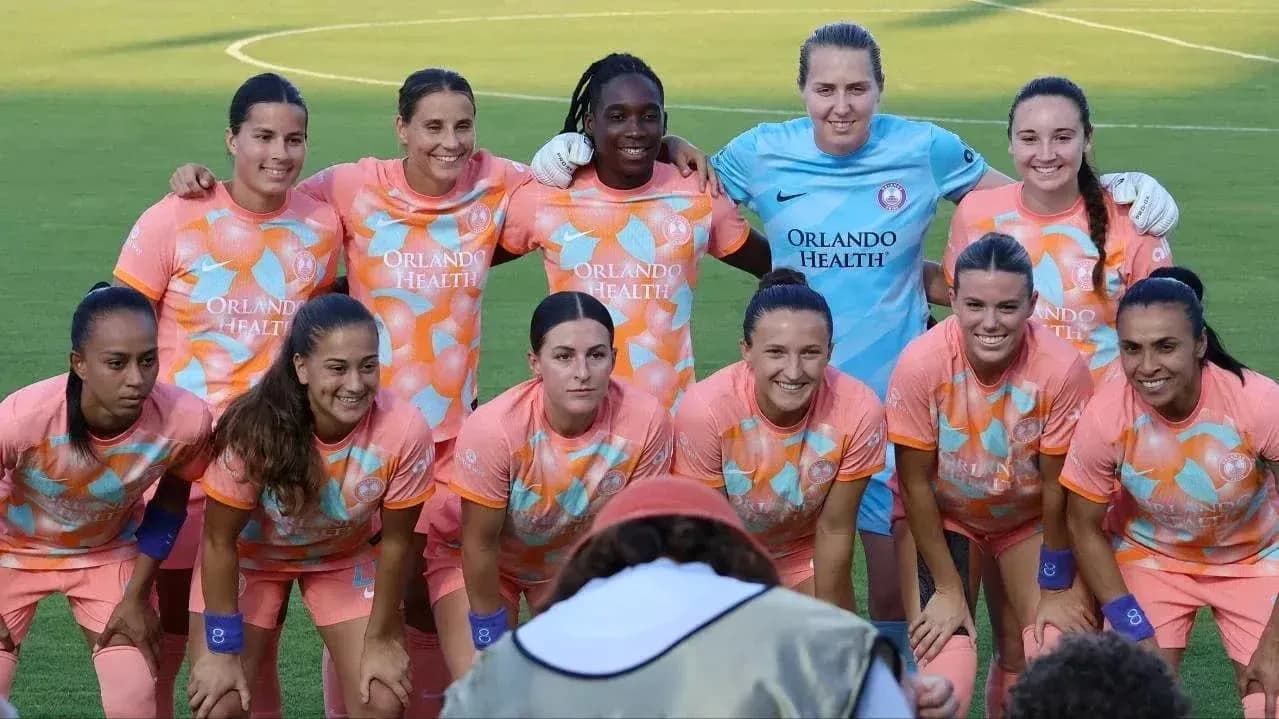 Orlando Pride women's team lineup before match