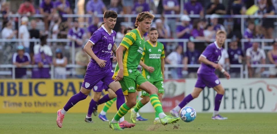 Players competing during Brooklyn vs Tampa Bay match