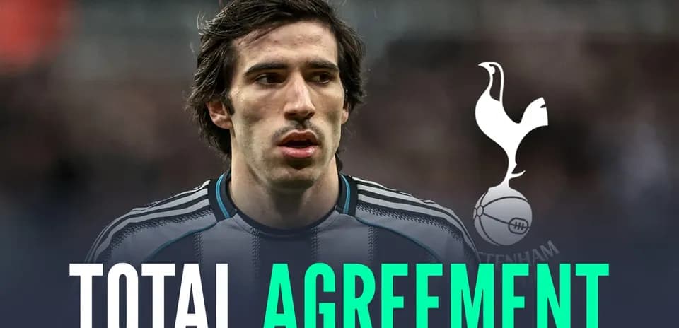 Player in Tottenham jersey with text about agreement