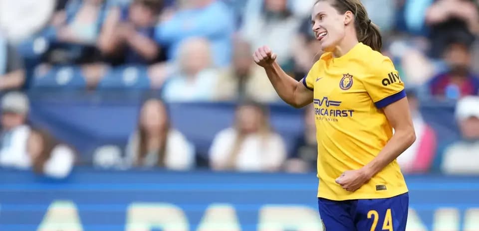 Player celebrating during Utah Royals W match