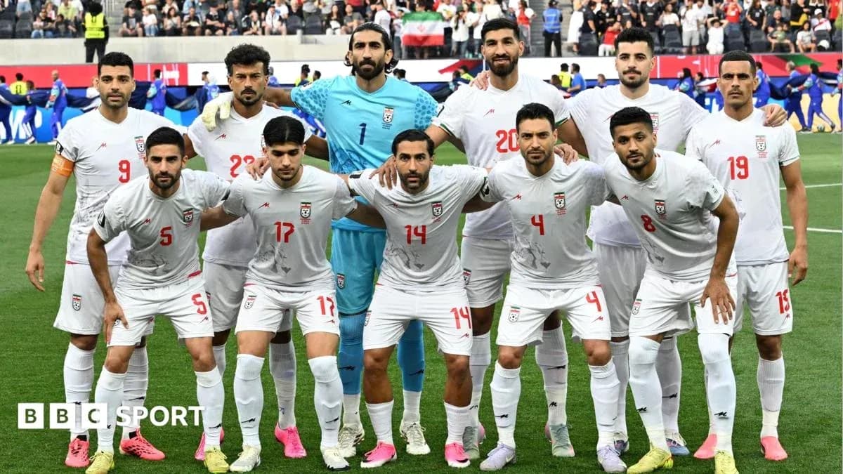 Iran national football team posing for team photo