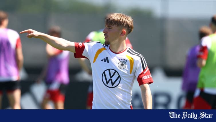 Player pointing during Germany training session