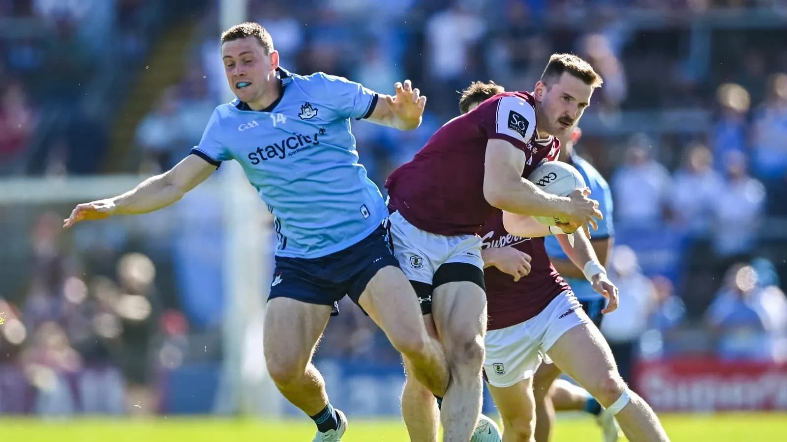 Player tackled while carrying ball during match