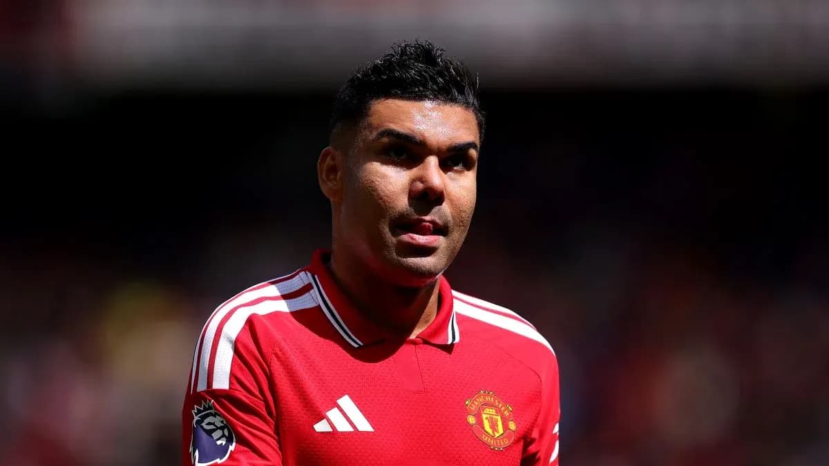 Player in Manchester United kit on the field